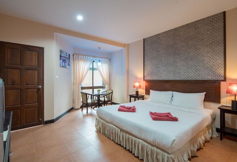 إستوديو سوبيريور, Amarin Hotel Patong