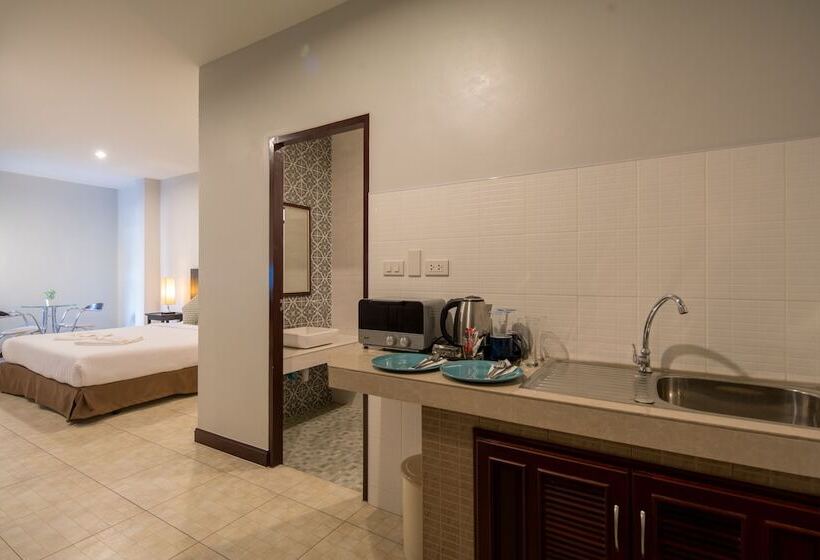 إستوديو ديلوكس, Amarin Hotel Patong