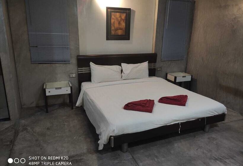 شقة غرفتين, Amarin Hotel Patong