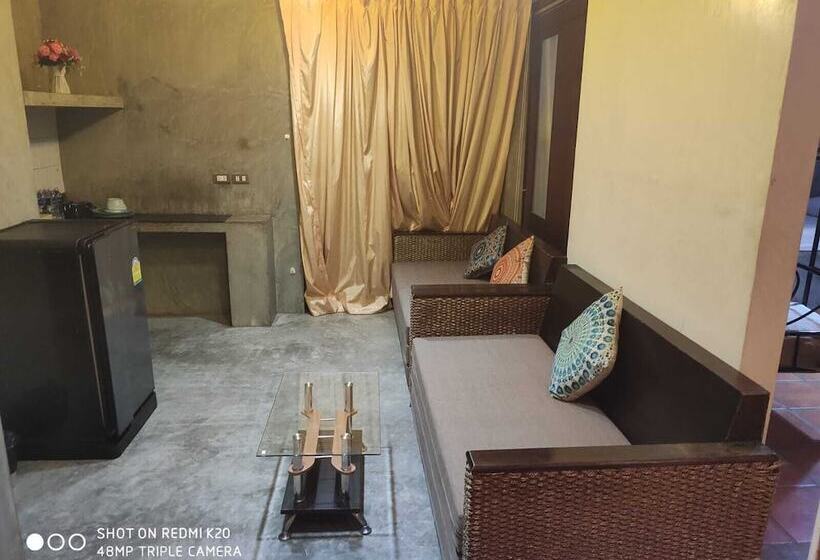 شقة غرفتين, Amarin Hotel Patong