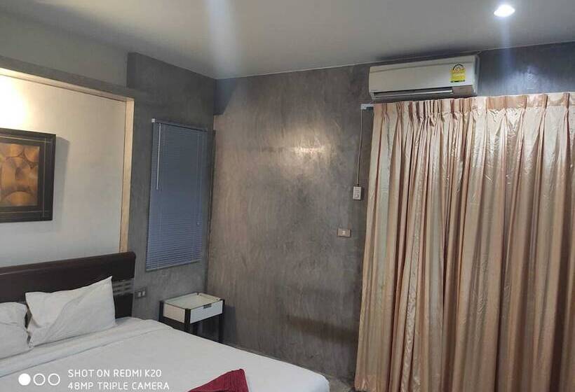 شقة غرفتين, Amarin Hotel Patong