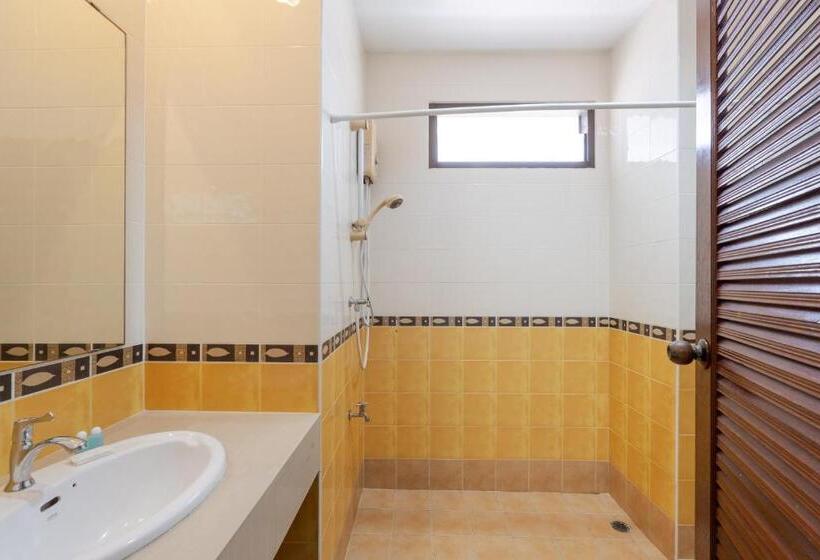 غرفة سوبيريور ثلاثية, Amarin Hotel Patong