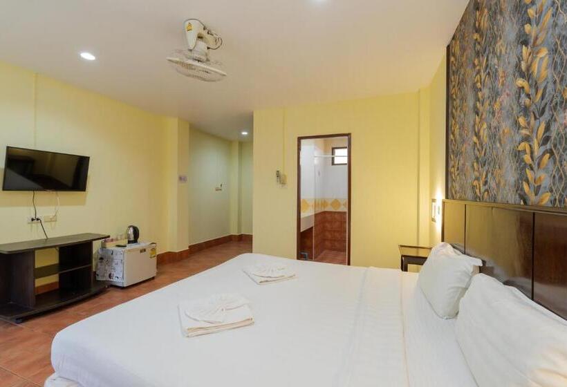 غرفة سوبيريور ثلاثية, Amarin Hotel Patong