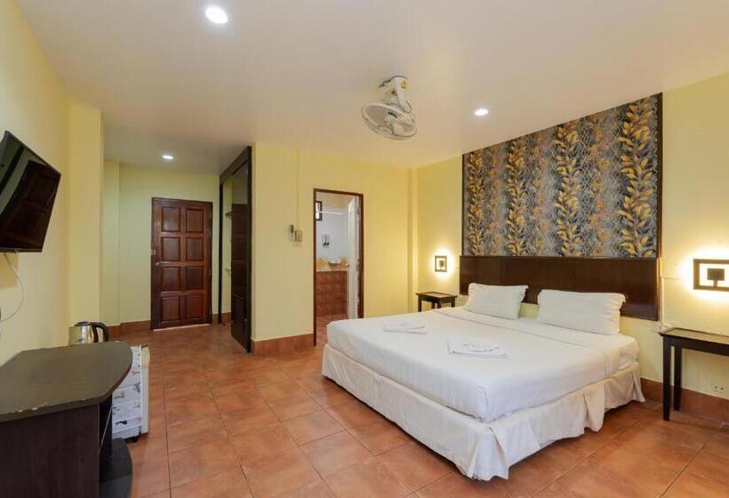 غرفة سوبيريور ثلاثية, Amarin Hotel Patong