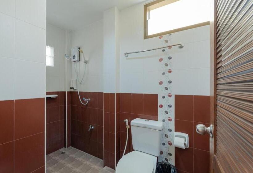 إستوديو سوبيريور, Amarin Hotel Patong