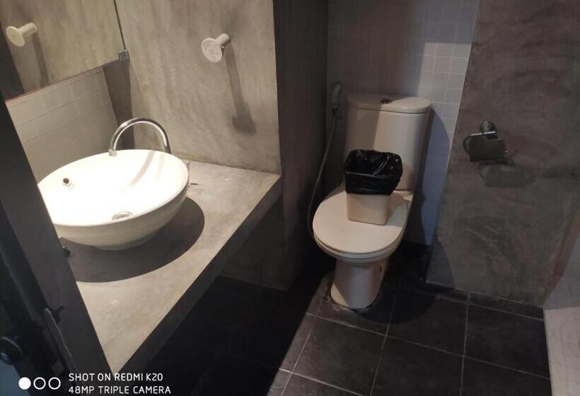 شقة غرفتين, Amarin Hotel Patong