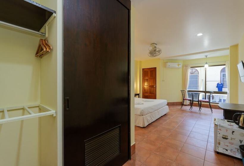 غرفة سوبيريور ثلاثية, Amarin Hotel Patong