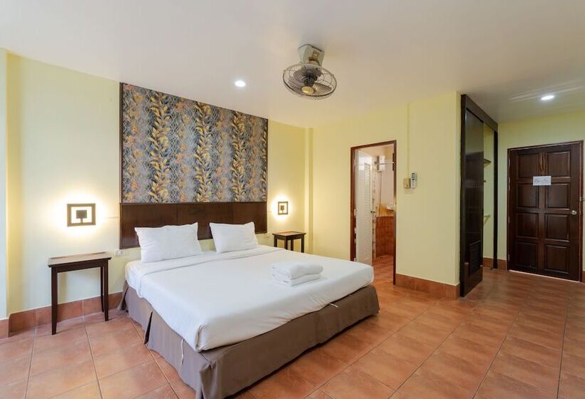 수피리어 트리플 룸, Amarin Hotel Patong