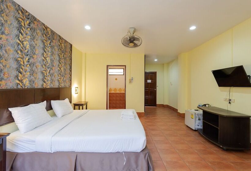 غرفة سوبيريور ثلاثية, Amarin Hotel Patong