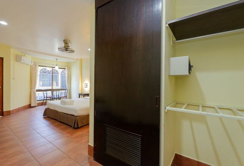 غرفة سوبيريور ثلاثية, Amarin Hotel Patong