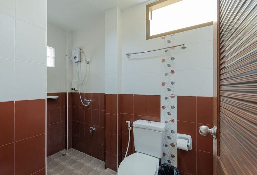 إستوديو سوبيريور, Amarin Hotel Patong