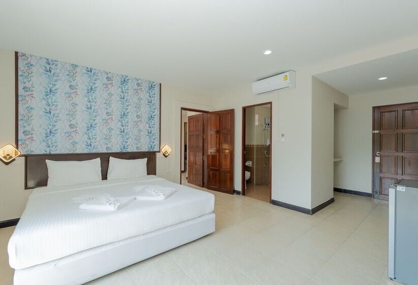 إستوديو سوبيريور, Amarin Hotel Patong