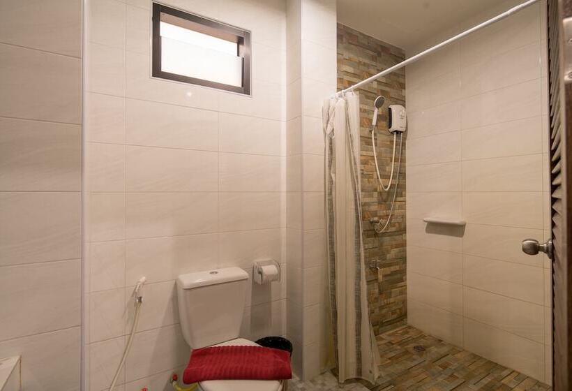 إستوديو ديلوكس, Amarin Hotel Patong