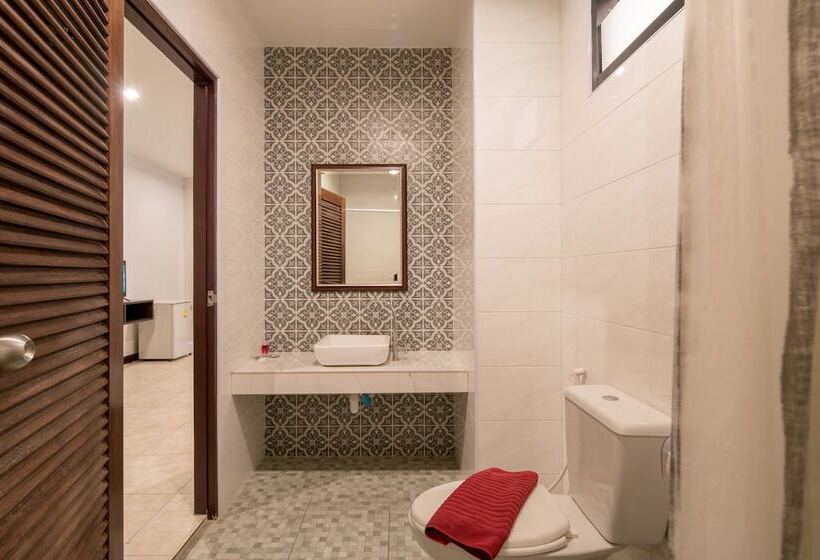 디럭스 스튜디오, Amarin Hotel Patong