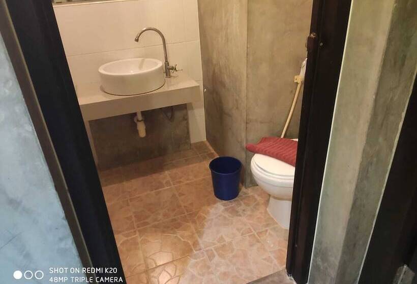 شقة غرفتين, Amarin Hotel Patong