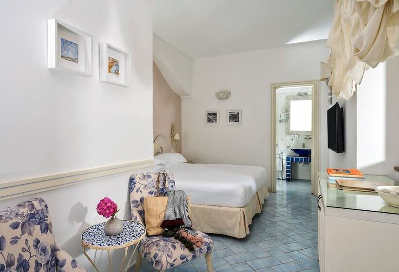 Superior Room with Terrace, Boutique Hotel Casa Mariantonia