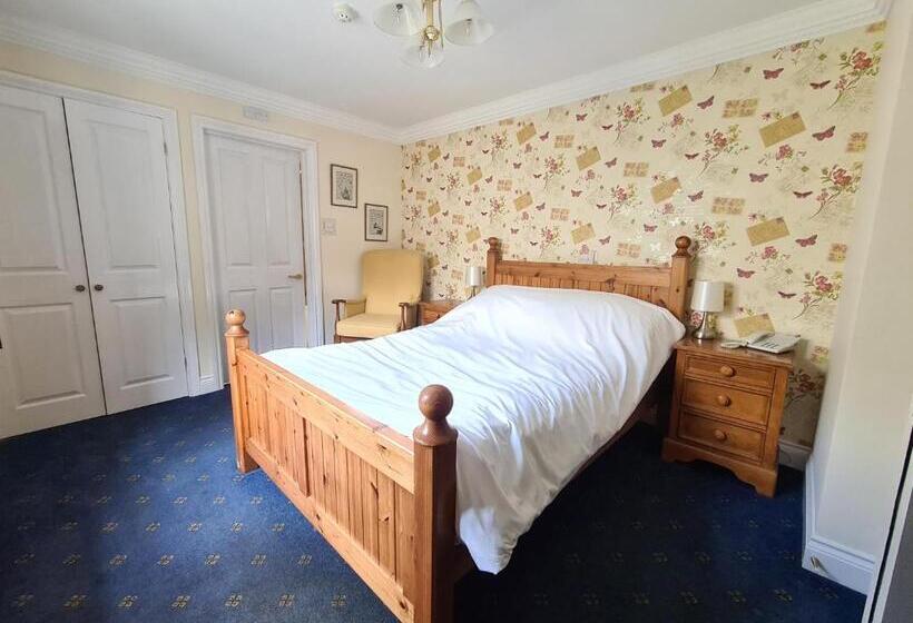 غرفة قياسية لذوى الاحتياجات الخاصة, Broom Hall Country