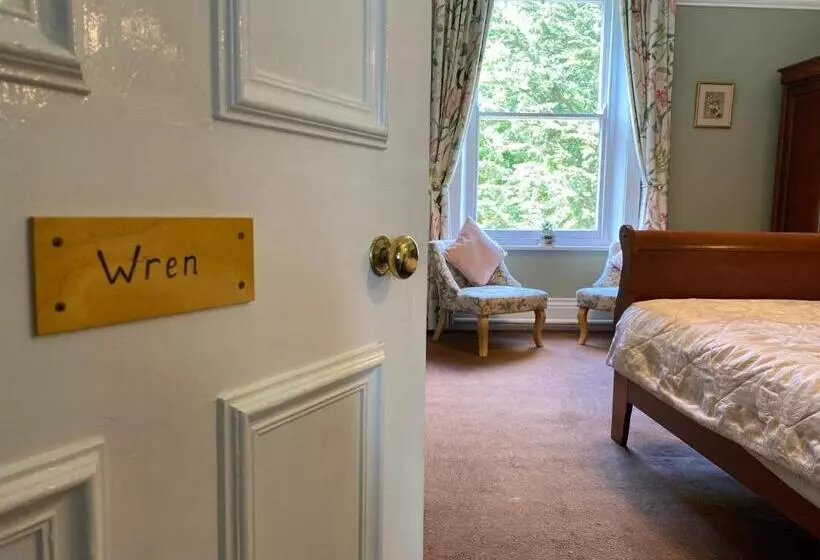 Perhehuone, Broom Hall Country