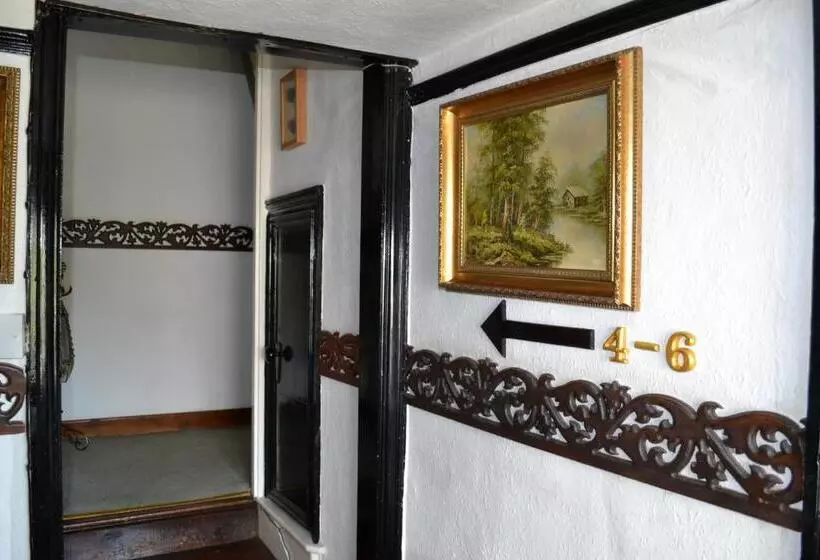 スタンダードシングルルーム, Ely Guest House