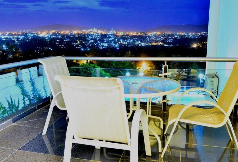 Executive Szoba, The Manor