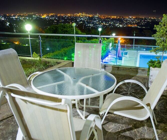 Executive Szoba, The Manor