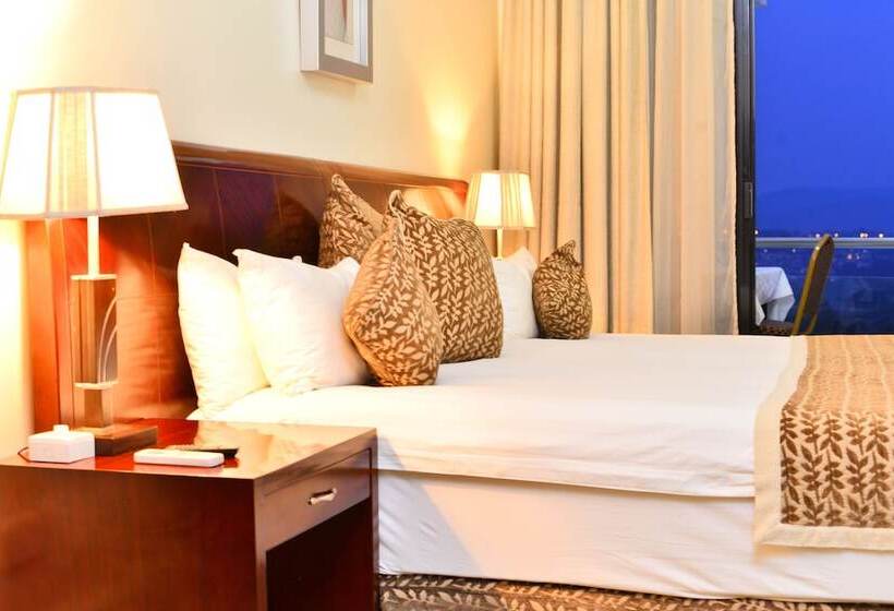 Deluxe Szoba, The Manor