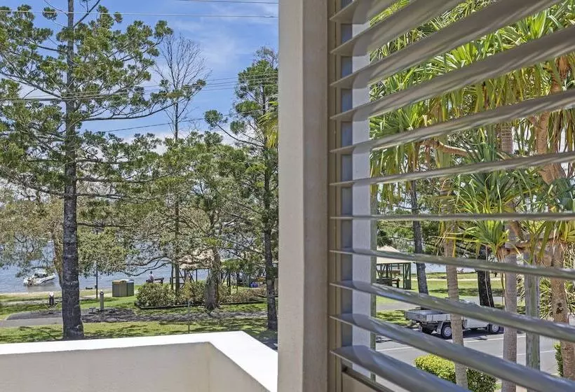 Deluxe-villa 3 Makuuhuonetta, Noosa Village River Resort
