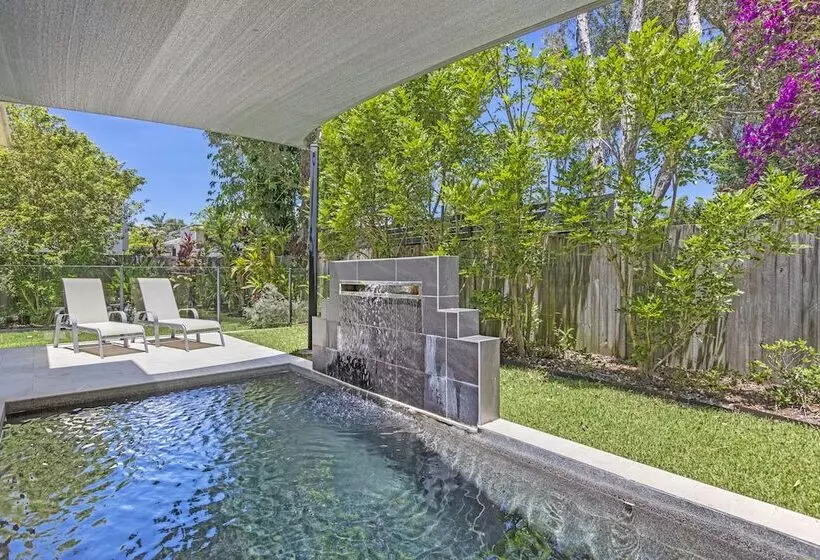 Deluxe-villa 3 Makuuhuonetta, Noosa Village River Resort