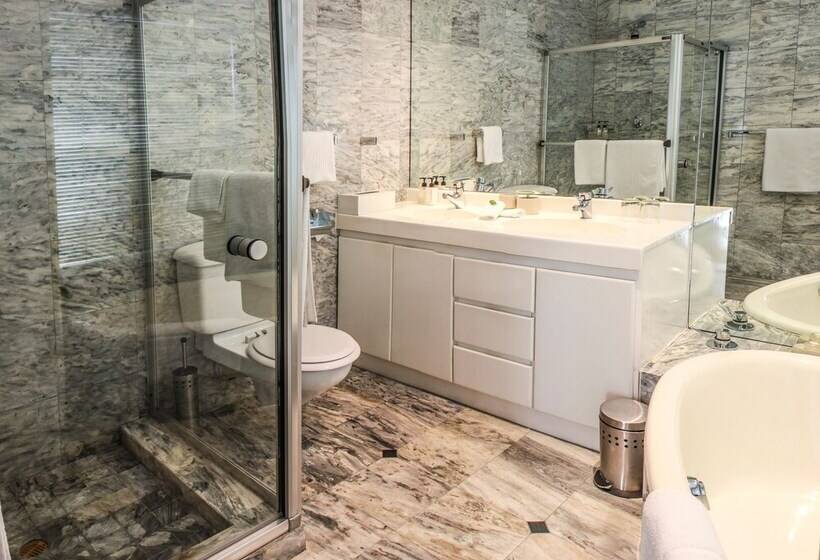 اتاق کلاسیک, 3 On Camps Bay