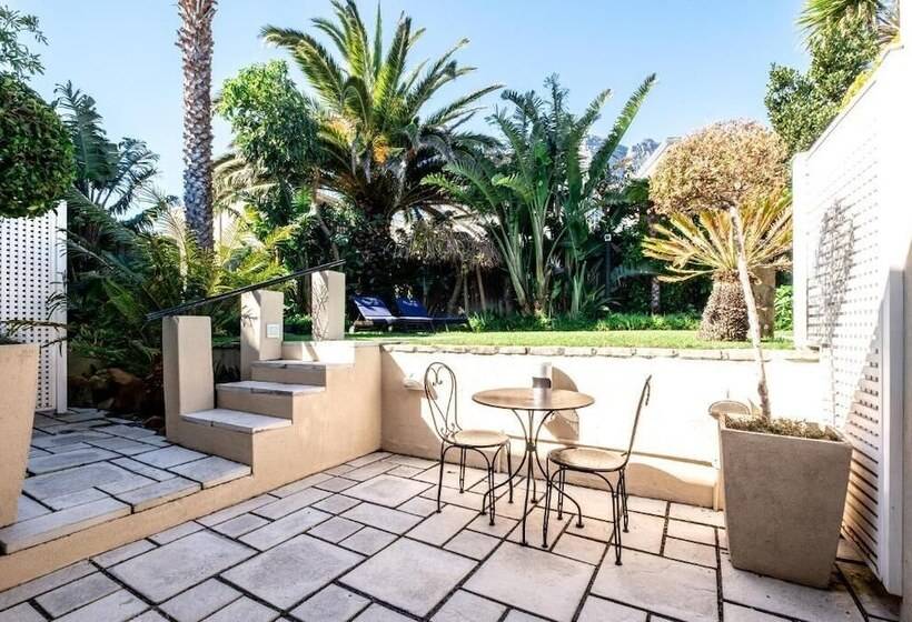 اتاق کلاسیک, 3 On Camps Bay