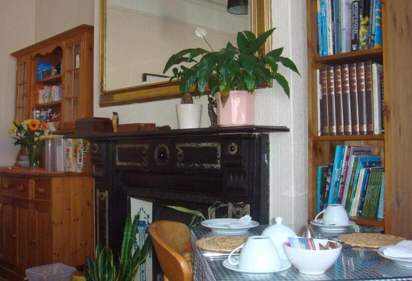 غرفة قياسية سرير كينج, Harlequin Guest House With Parking