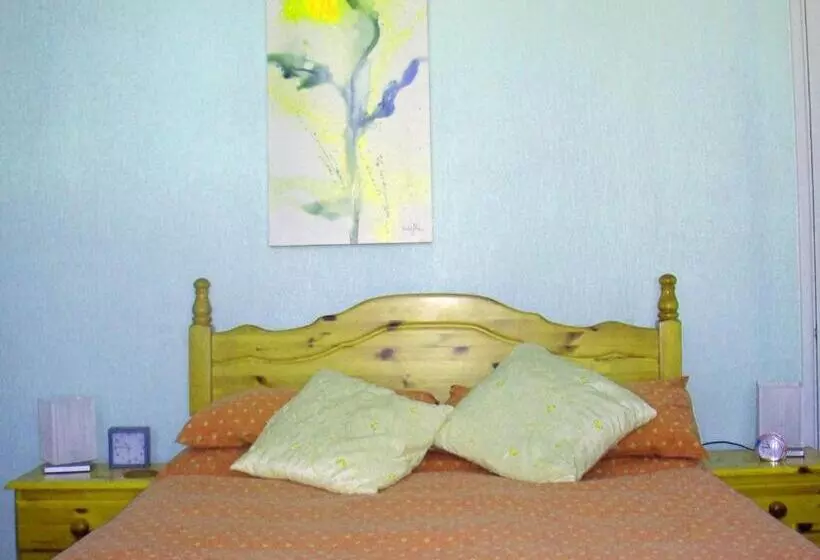Standard Kolmen Hengen Huone, Harlequin Guest House With Parking