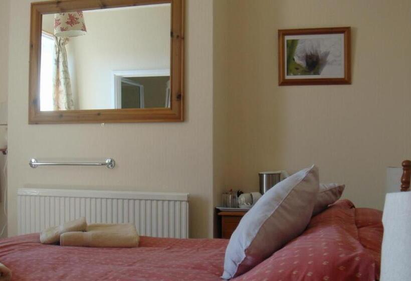 Семейный Номер, Harlequin Guest House With Parking