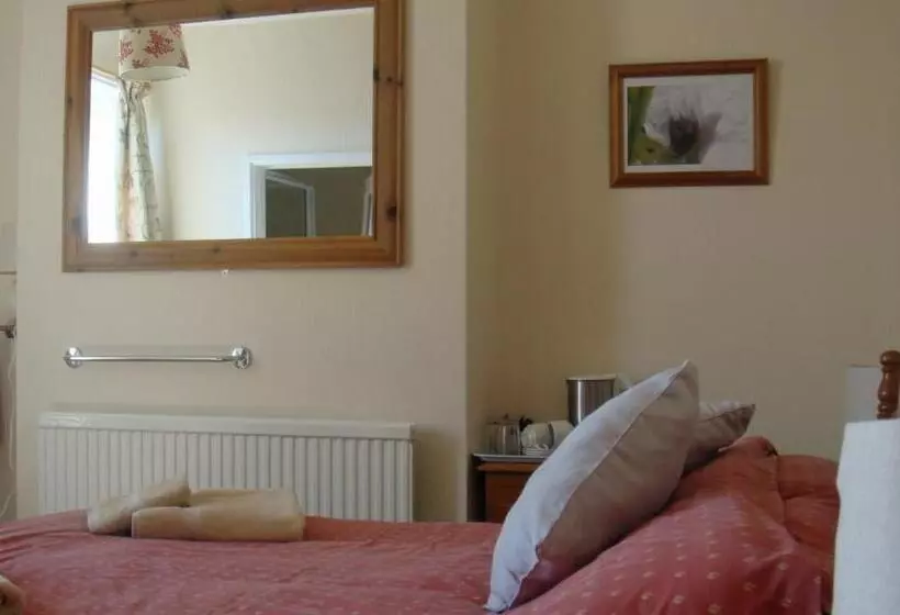 Perhehuone, Harlequin Guest House With Parking