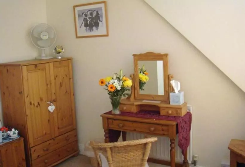Standard-huone, Harlequin Guest House With Parking