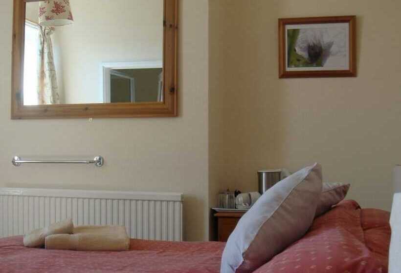 Семейный Номер, Harlequin Guest House With Parking