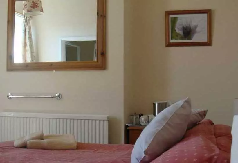 Perhehuone, Harlequin Guest House With Parking