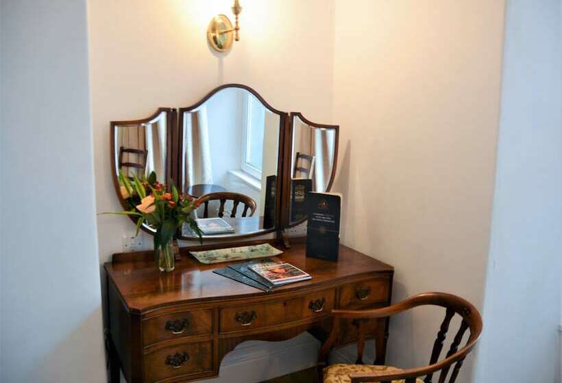 デラックスルーム, The Royal Station