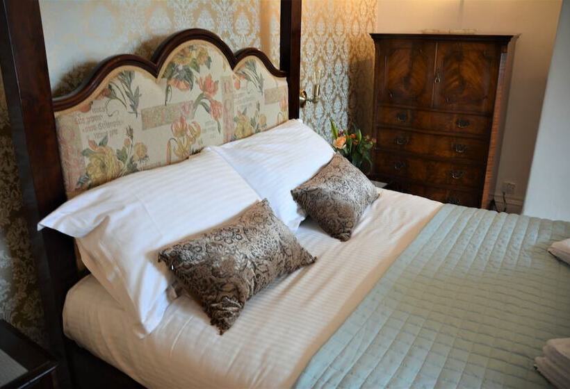 غرفة ديلوكس, The Royal Station