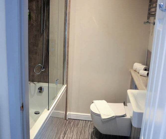 ファミリールーム, The Royal Station