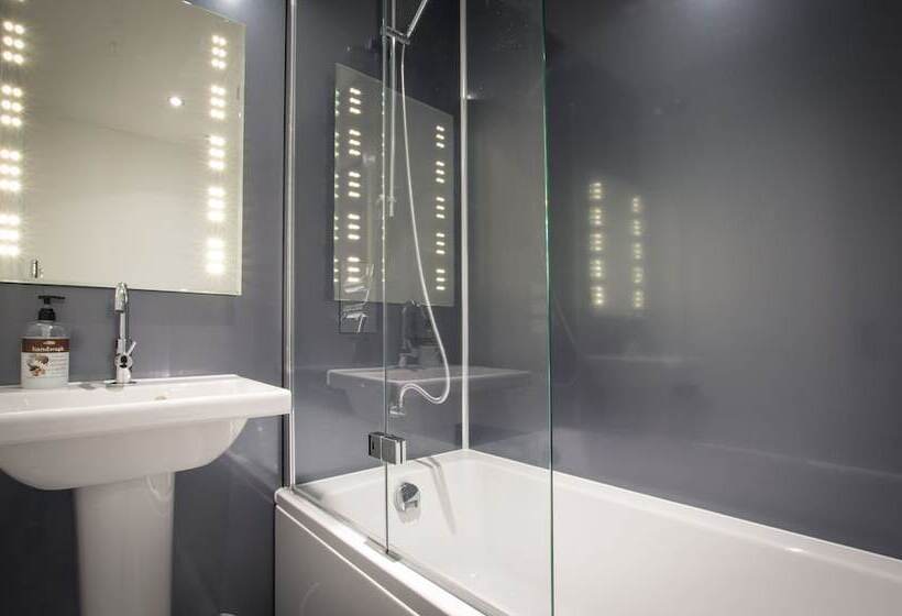 ファミリールーム, The Royal Station