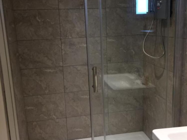 اتاق لوکس, The Wheelhouse