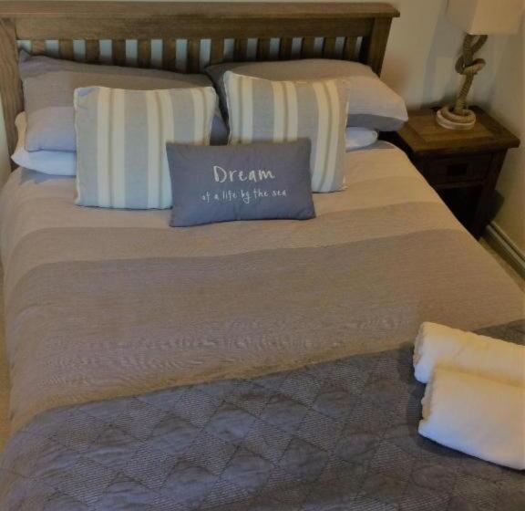 اتاق استاندارد, The Wheelhouse