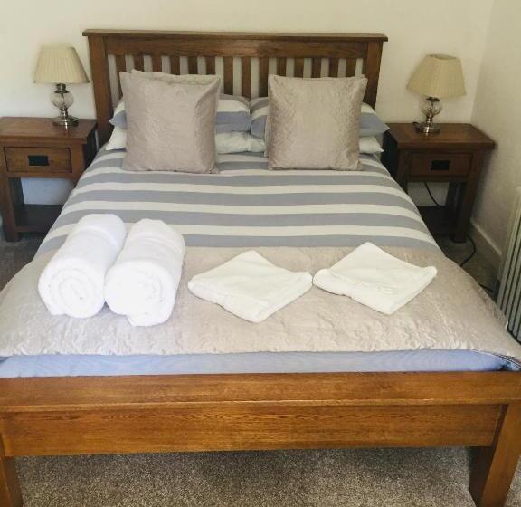 خانه 2 خوابه, The Wheelhouse