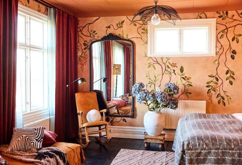 Полулюкс Повышенной Комфортности, Grå Gåsen