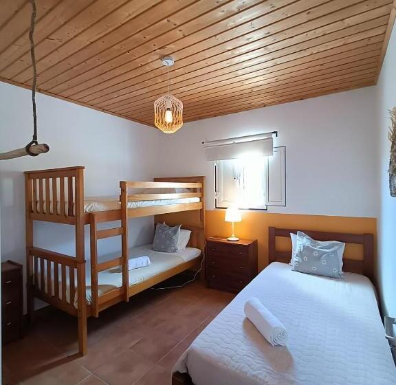 فيلا غرفتين نوم, Montes Da Salvada