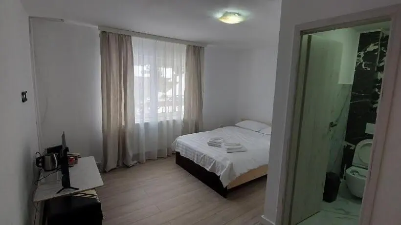 اتاق استاندارد, Antic House