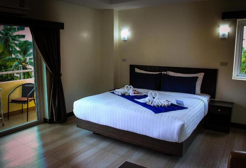 חדר דלוקס עם מרפסת נוף לים, Sky Villa Hua Hin Guesthouse   Adults Only