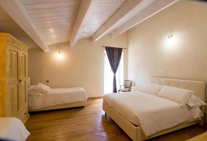 غرفة كومفورت ثلاثية, Tenuta Del Savonisco