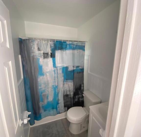 إستوديو ديلوكس, Uptown Inn & Suites